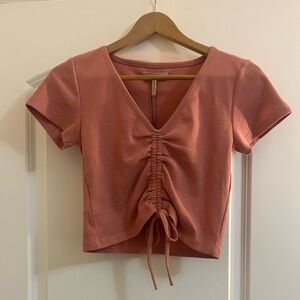 BCBGeneration Pink V-Neck Short Sleeve Crop Top